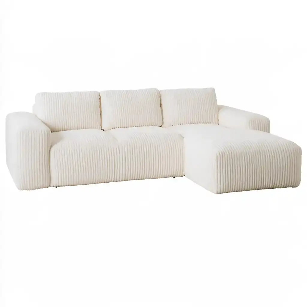 Sofá con asiento alargado y cojines rectos - beige
